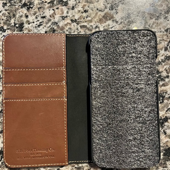 iPhone 8 folio case - Picture 3 of 3